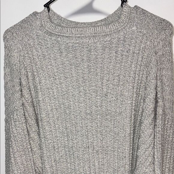Bill Blass Textured Gray Crewneck Sweater - Picture 7 of 8